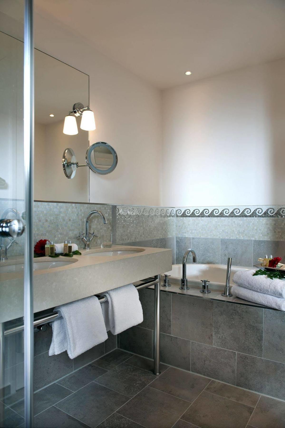 Elbflorenz Hotel 4*
